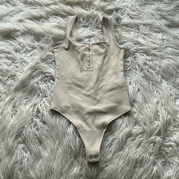 NWT abercrombie ribbed bodysuit‎ cream - Picture 1 of 4